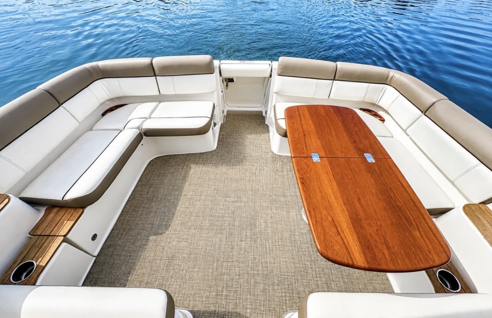 2015 Tiara Yachts 3100 Coronet - Photo 34