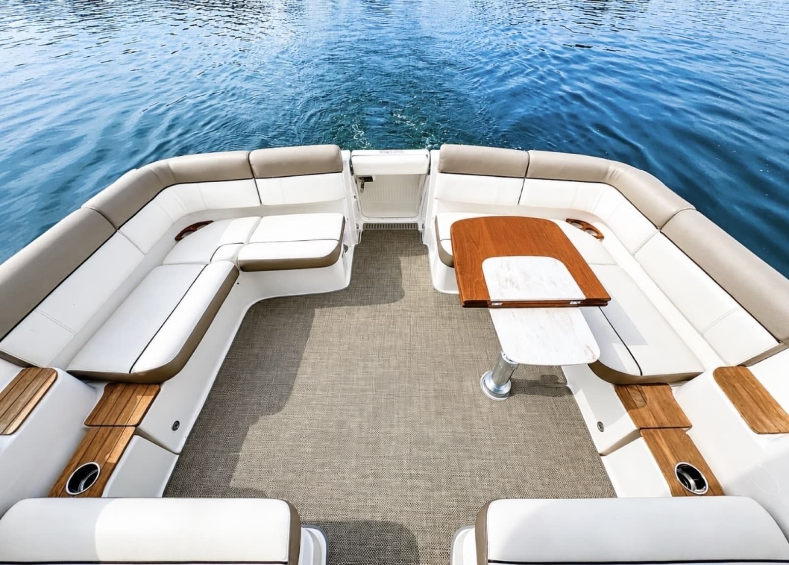 2015 Tiara Yachts 3100 Coronet - Photo 35