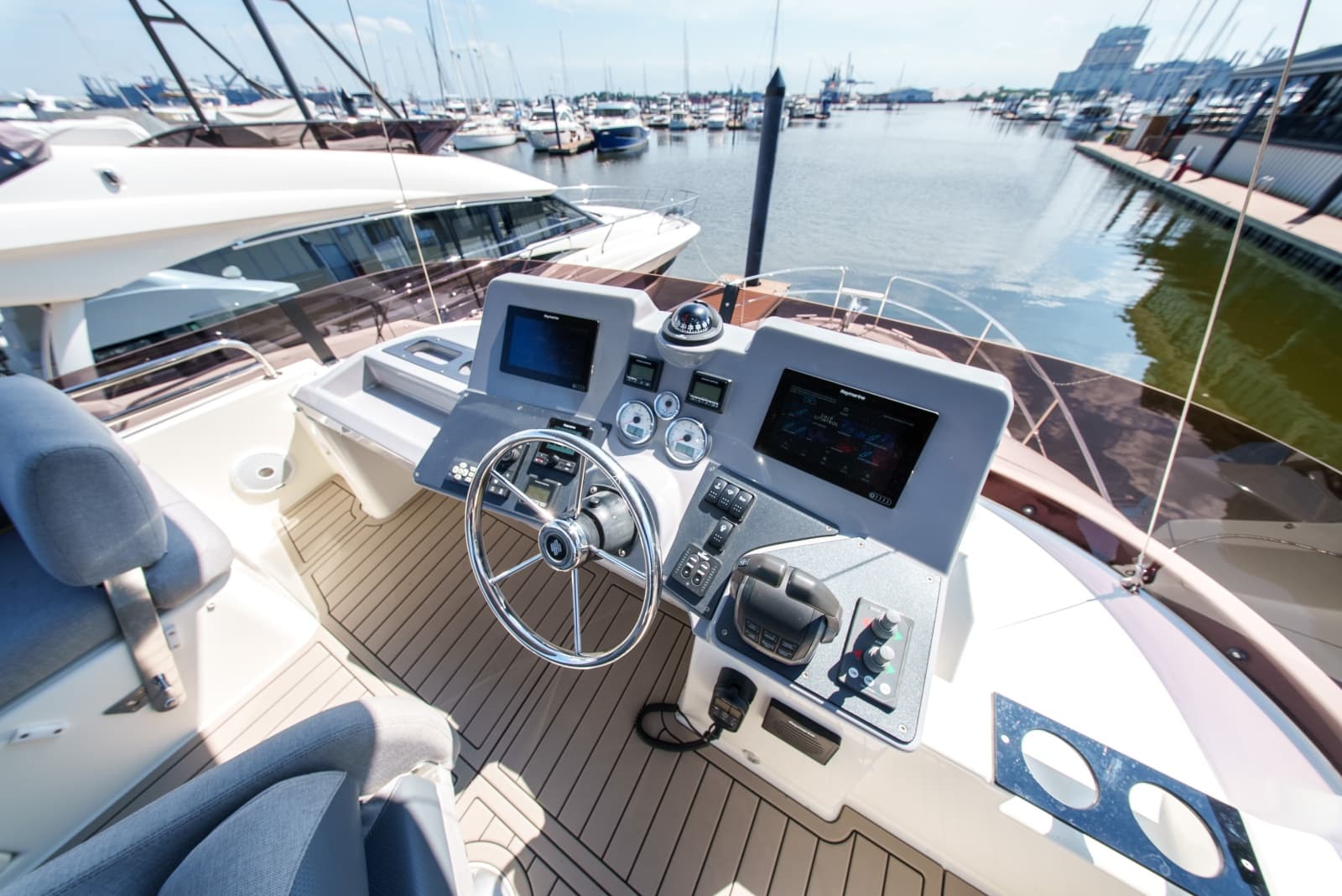 2026 Beneteau Swift Trawler 54 - Photo 18