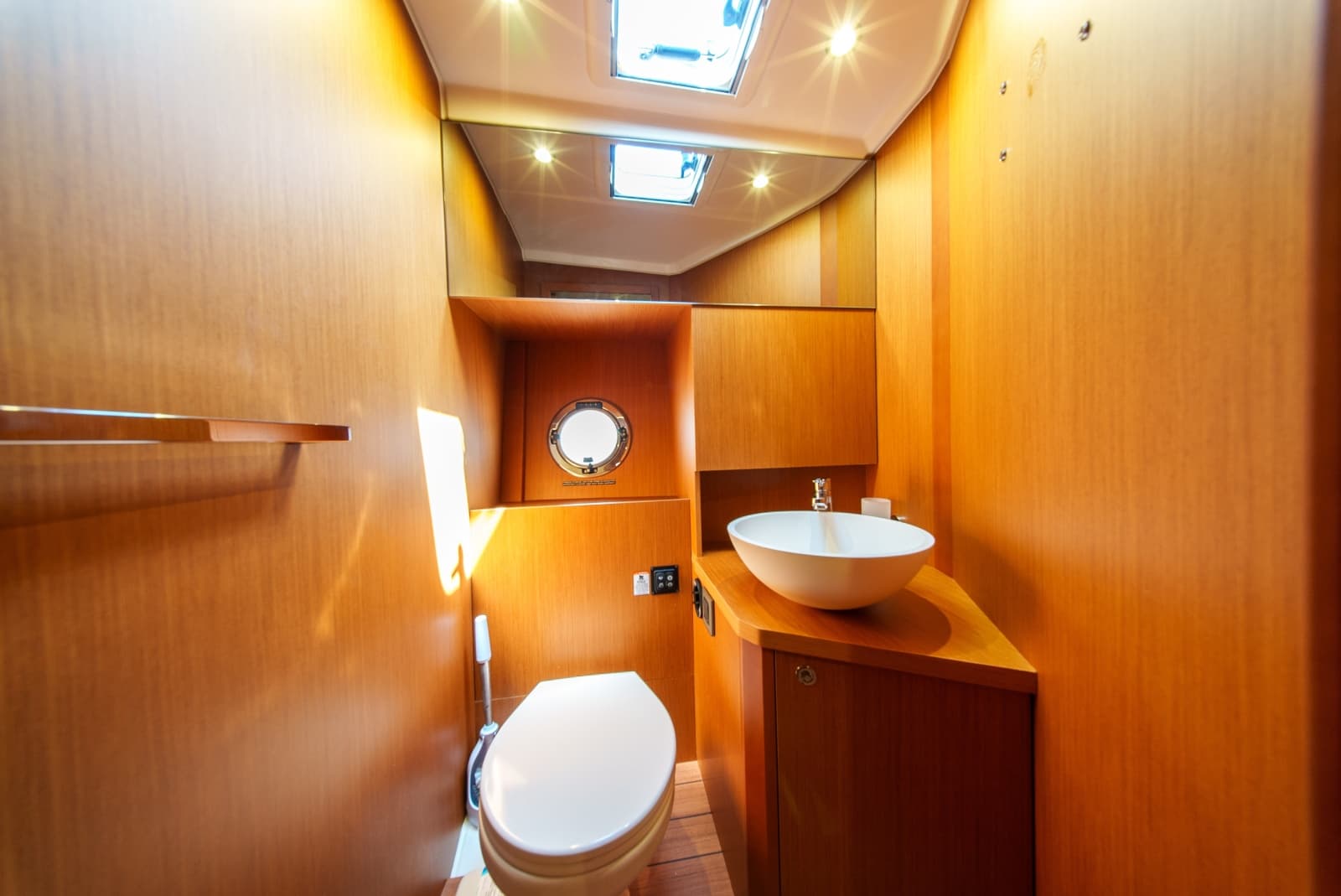 2026 Beneteau Swift Trawler 54 - Photo 38