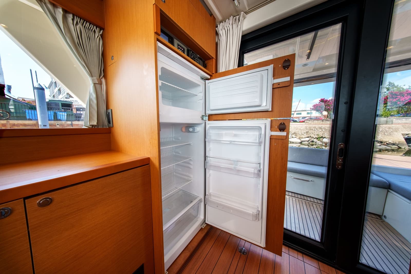 2026 Beneteau Swift Trawler 54 - Photo 27