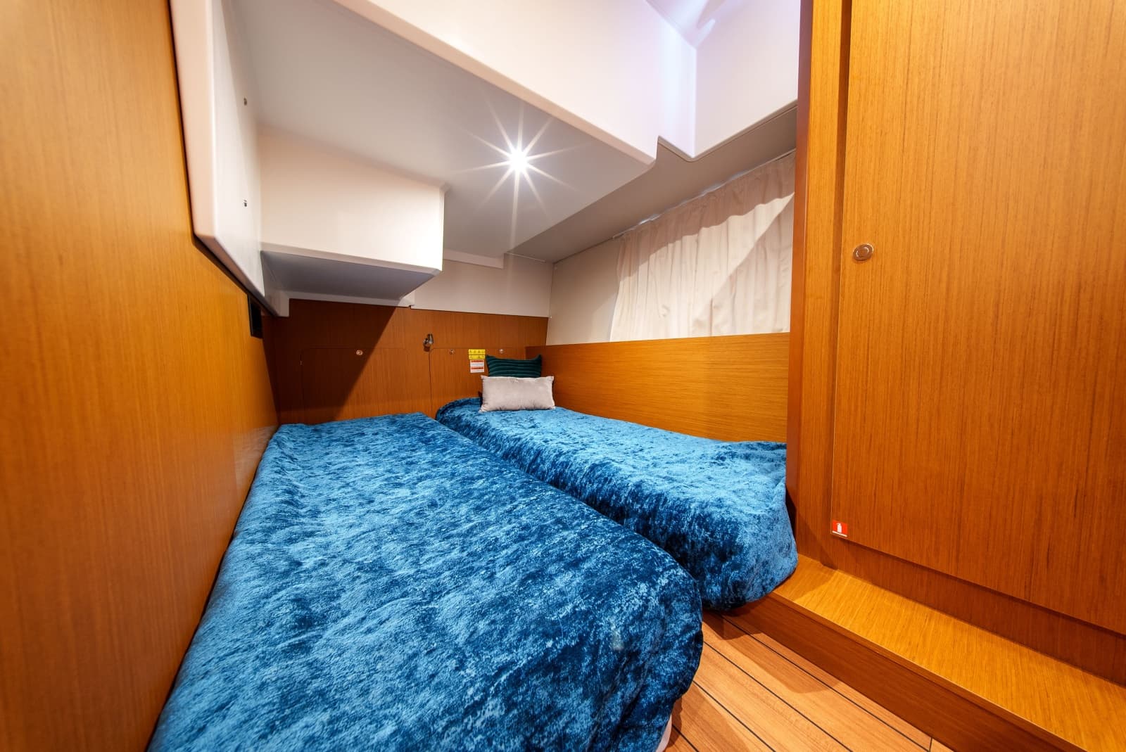 2026 Beneteau Swift Trawler 54 - Photo 42