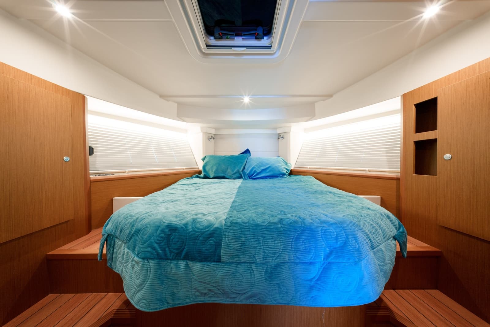 2026 Beneteau Swift Trawler 54 - Photo 25