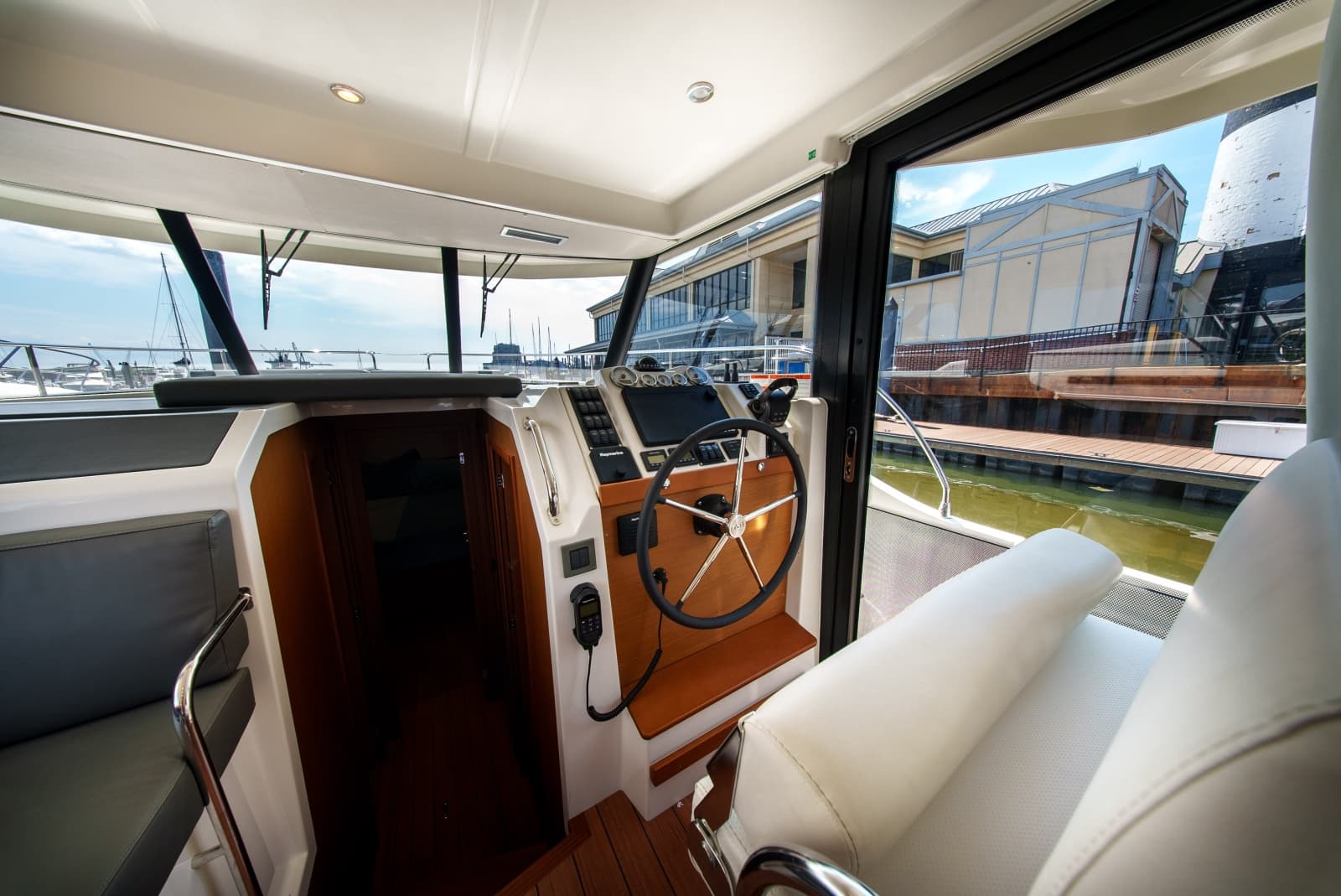 2026 Beneteau Swift Trawler 54 - Photo 35