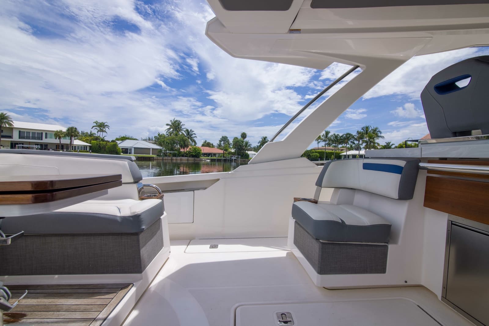 2019 Tiara Yachts 38LS - Photo 34