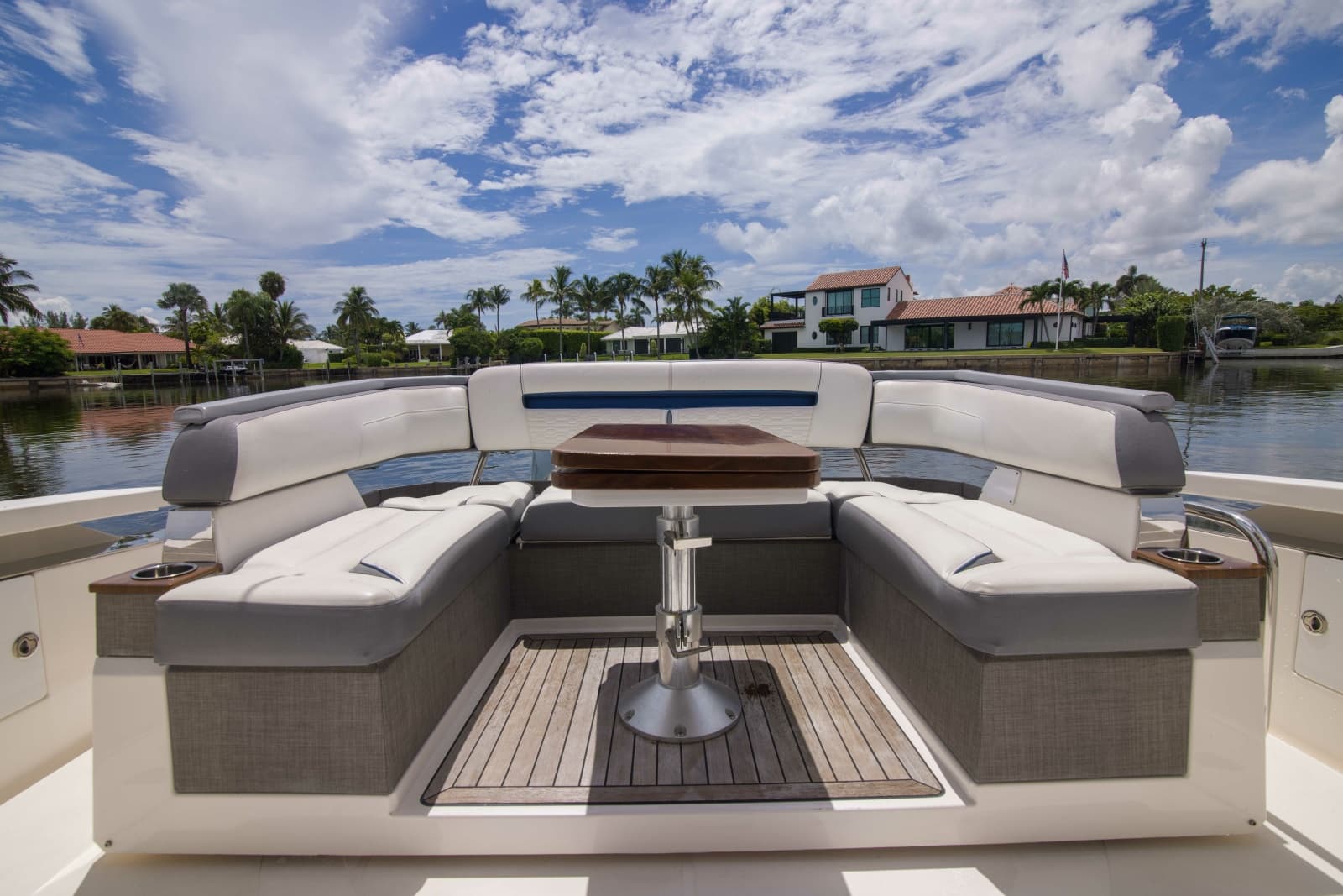 2019 Tiara Yachts 38LS - Photo 31