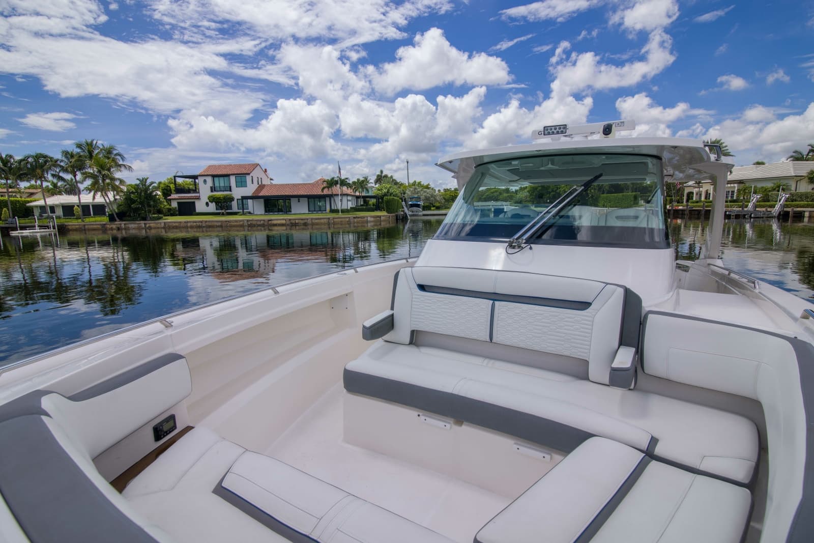 2019 Tiara Yachts 38LS - Photo 26