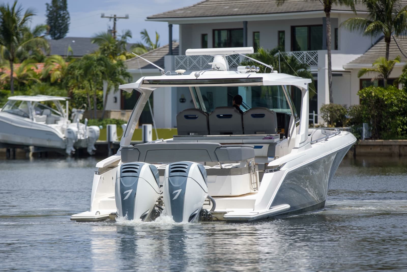 2019 Tiara Yachts 38LS - Photo 6