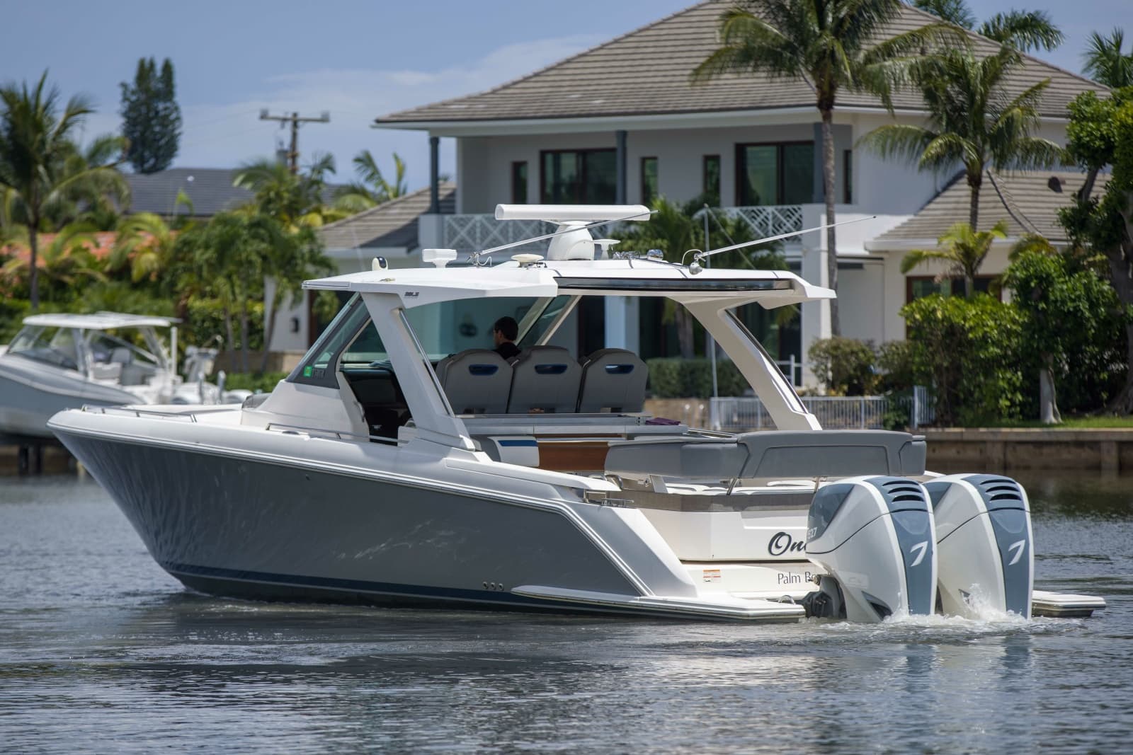 2019 Tiara Yachts 38LS - Photo 9