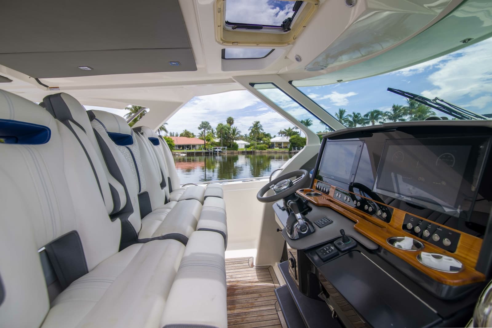 2019 Tiara Yachts 38LS - Photo 42