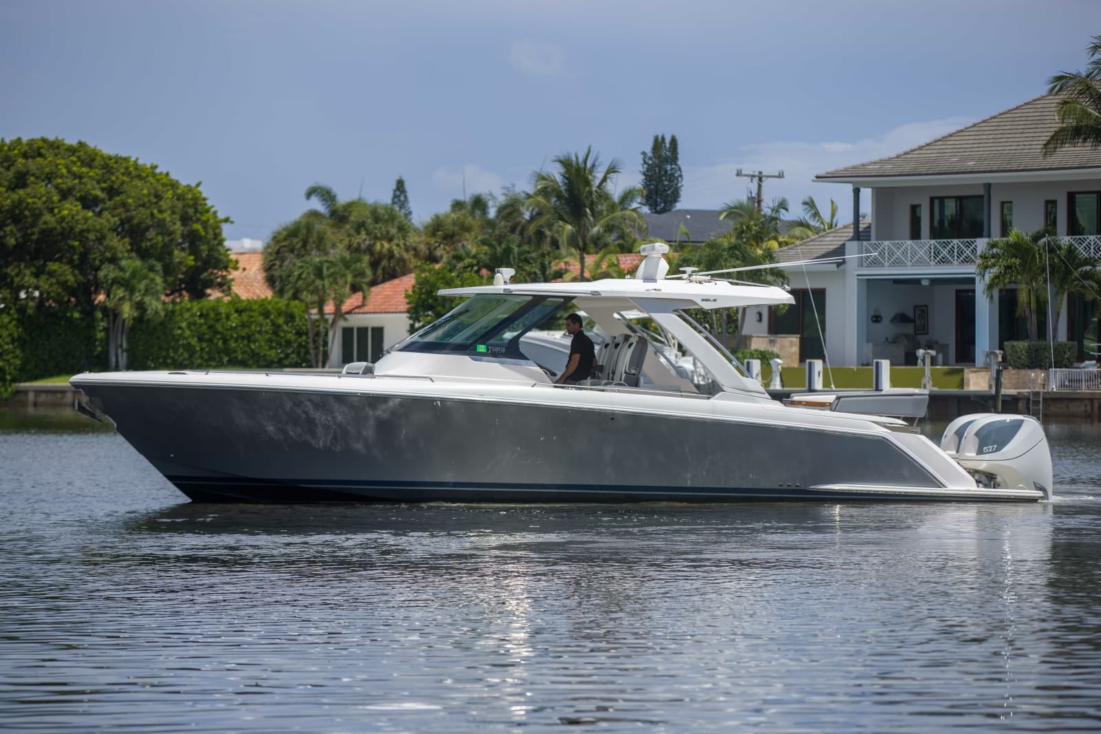 2019 Tiara Yachts 38LS - Photo 11