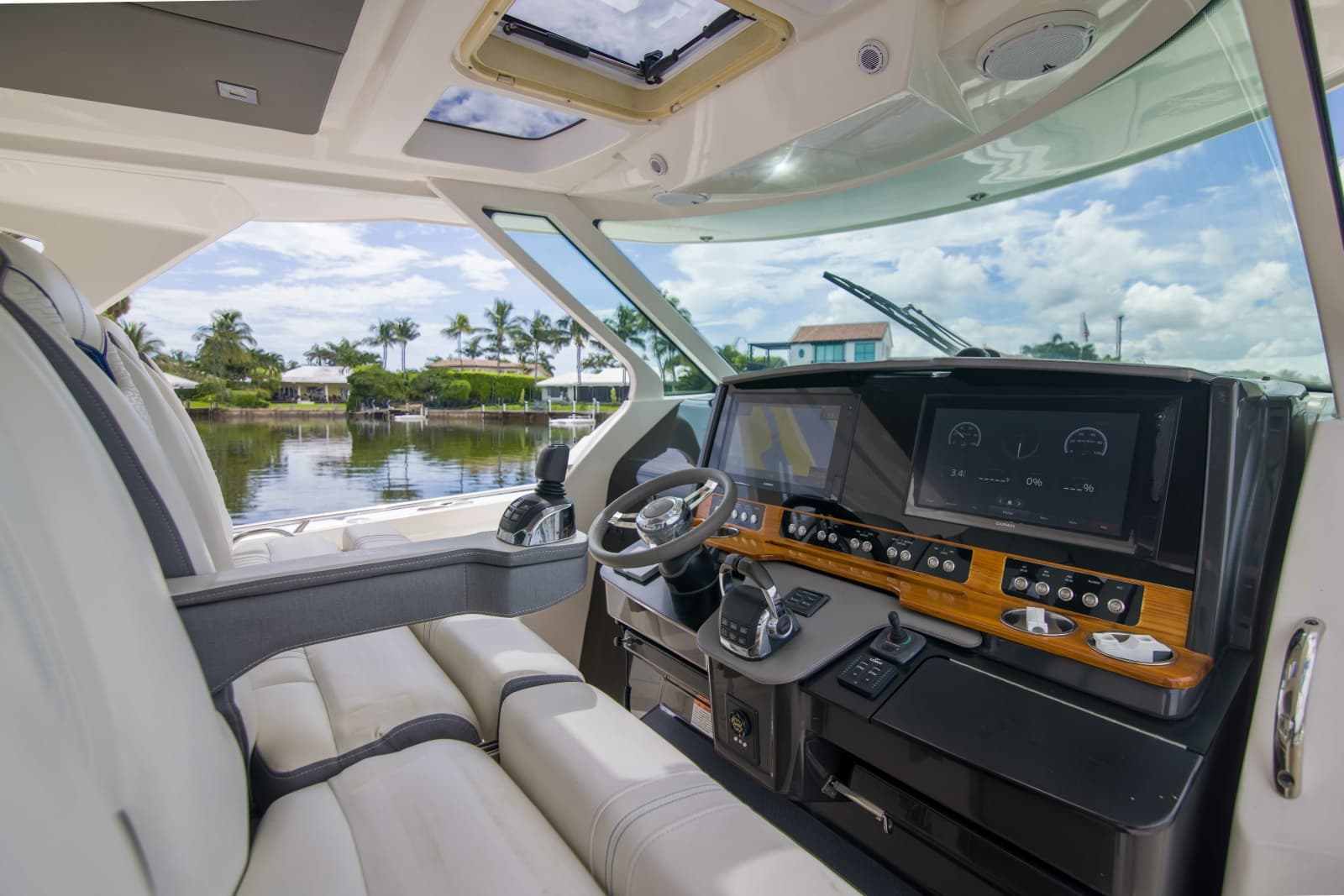 2019 Tiara Yachts 38LS - Photo 43