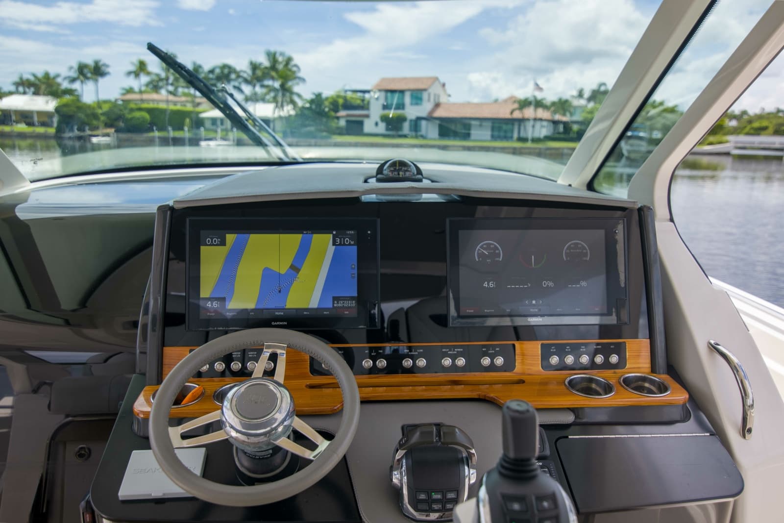 2019 Tiara Yachts 38LS - Photo 45