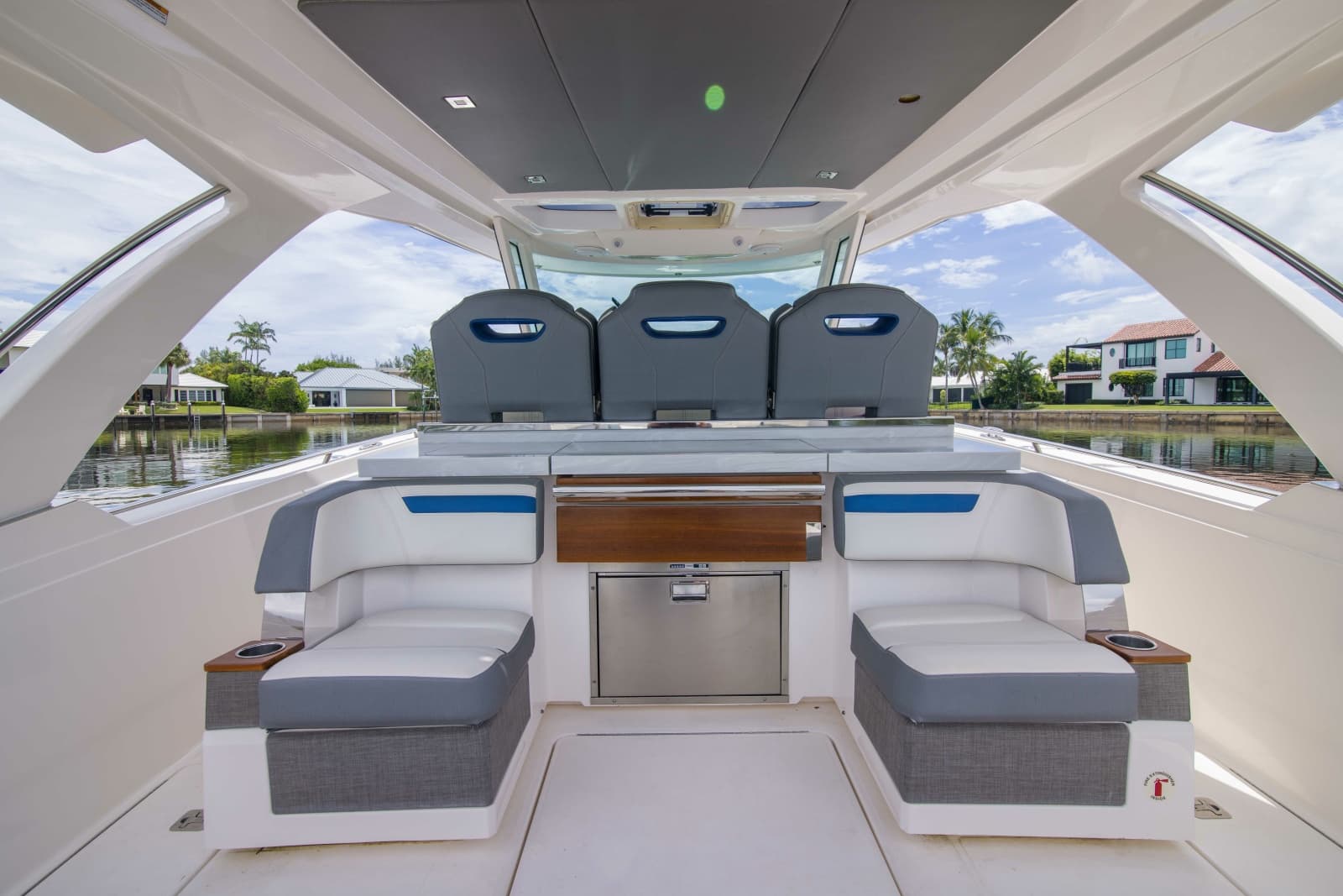 2019 Tiara Yachts 38LS - Photo 36