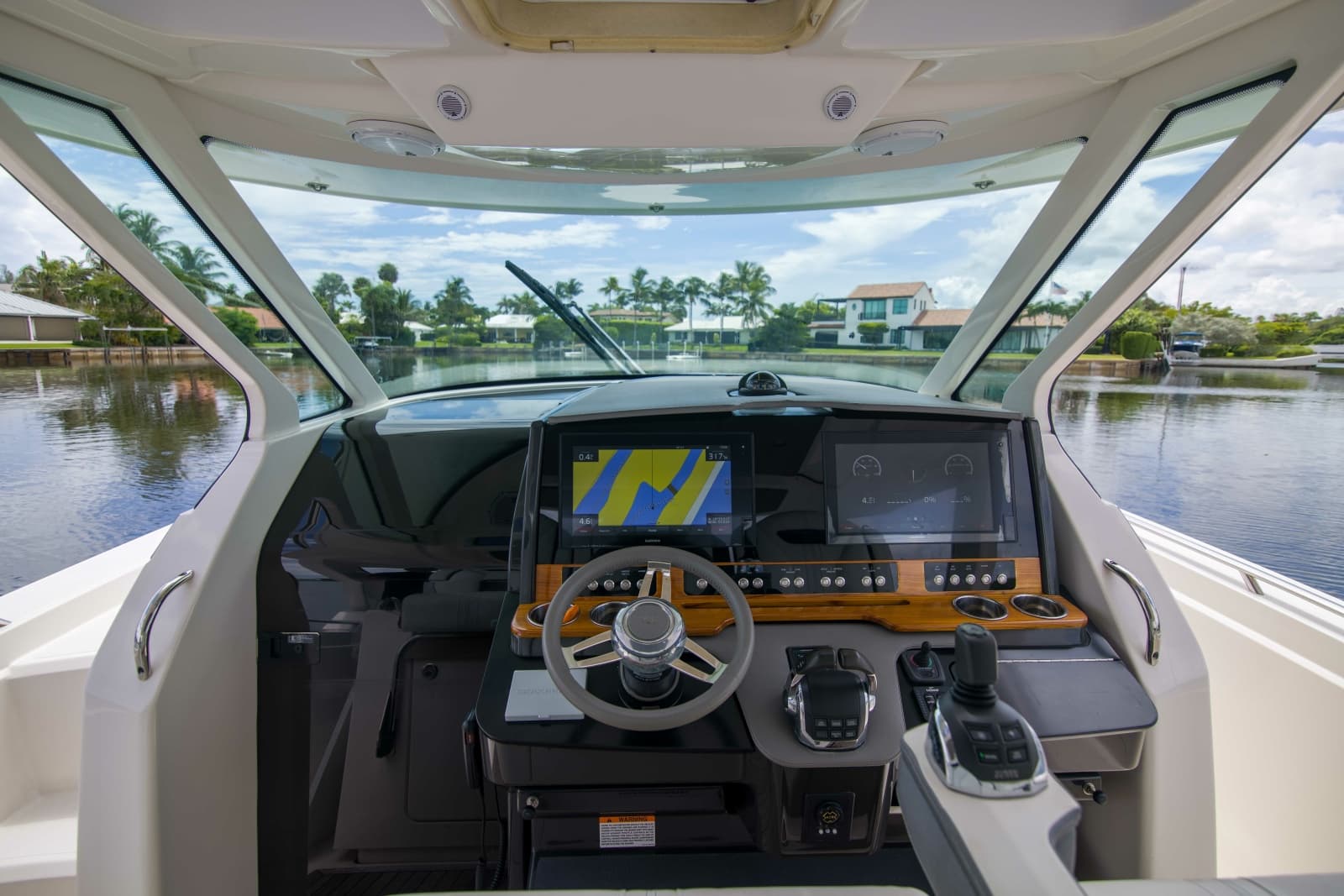 2019 Tiara Yachts 38LS - Photo 44