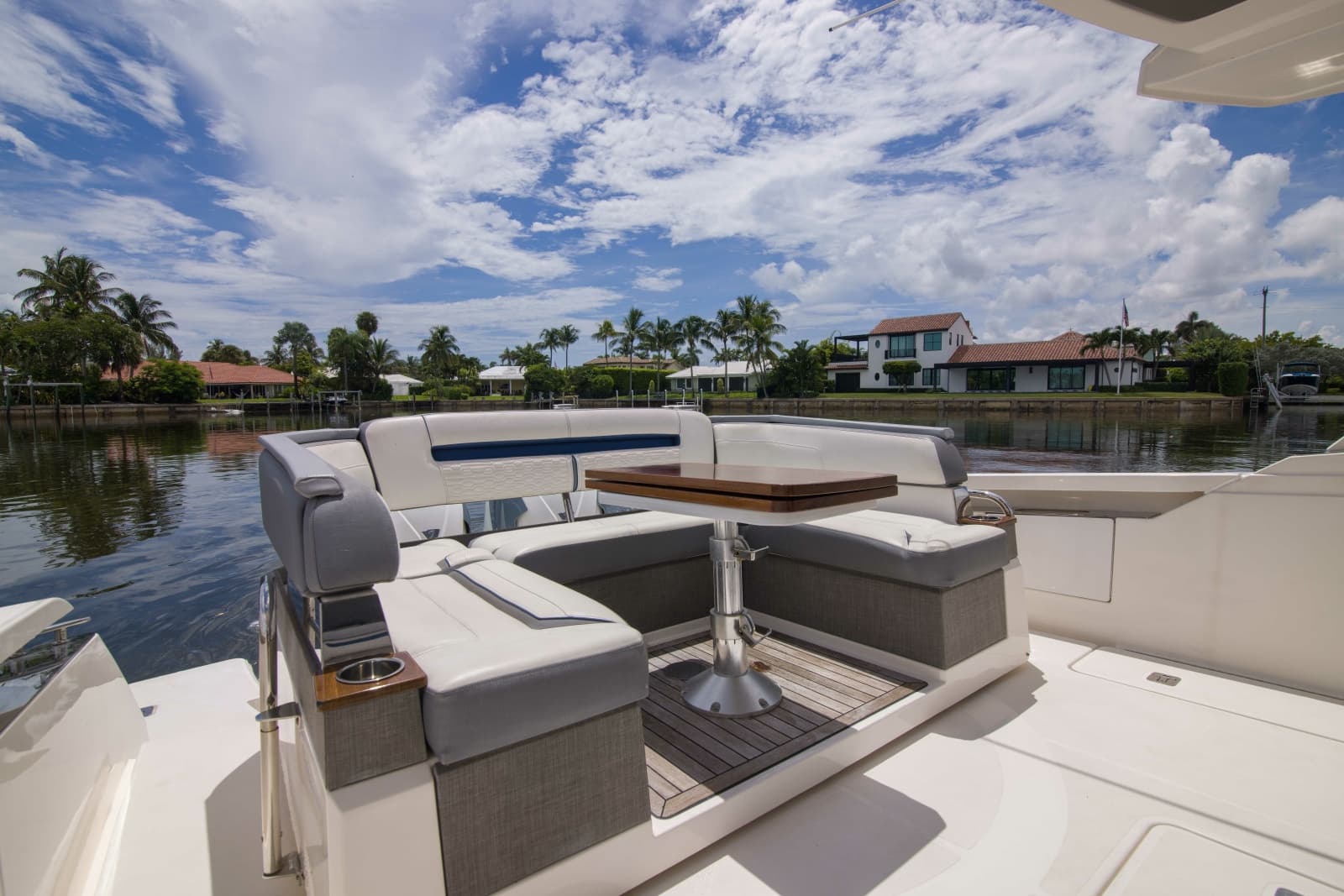 2019 Tiara Yachts 38LS - Photo 32