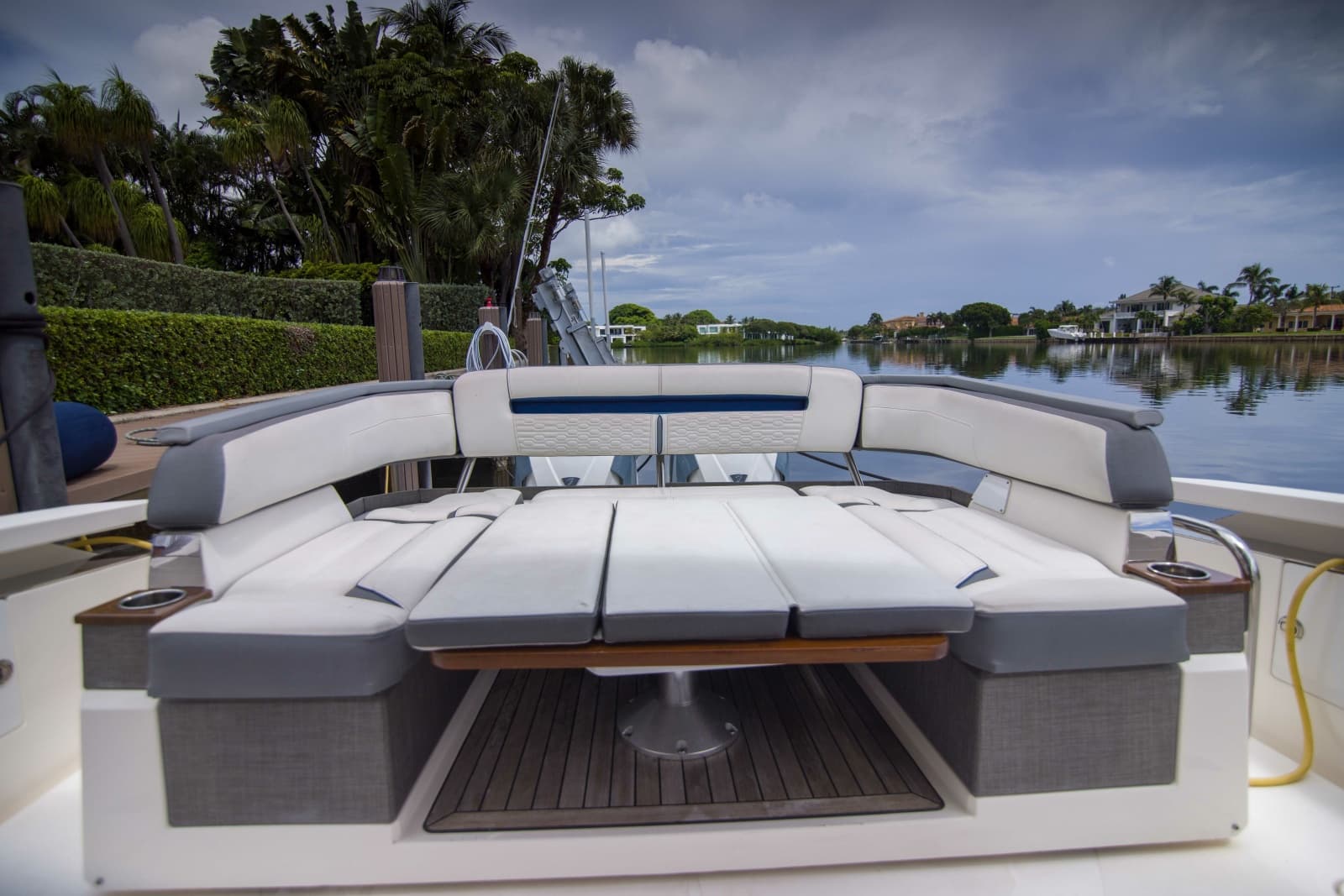 2019 Tiara Yachts 38LS - Photo 20