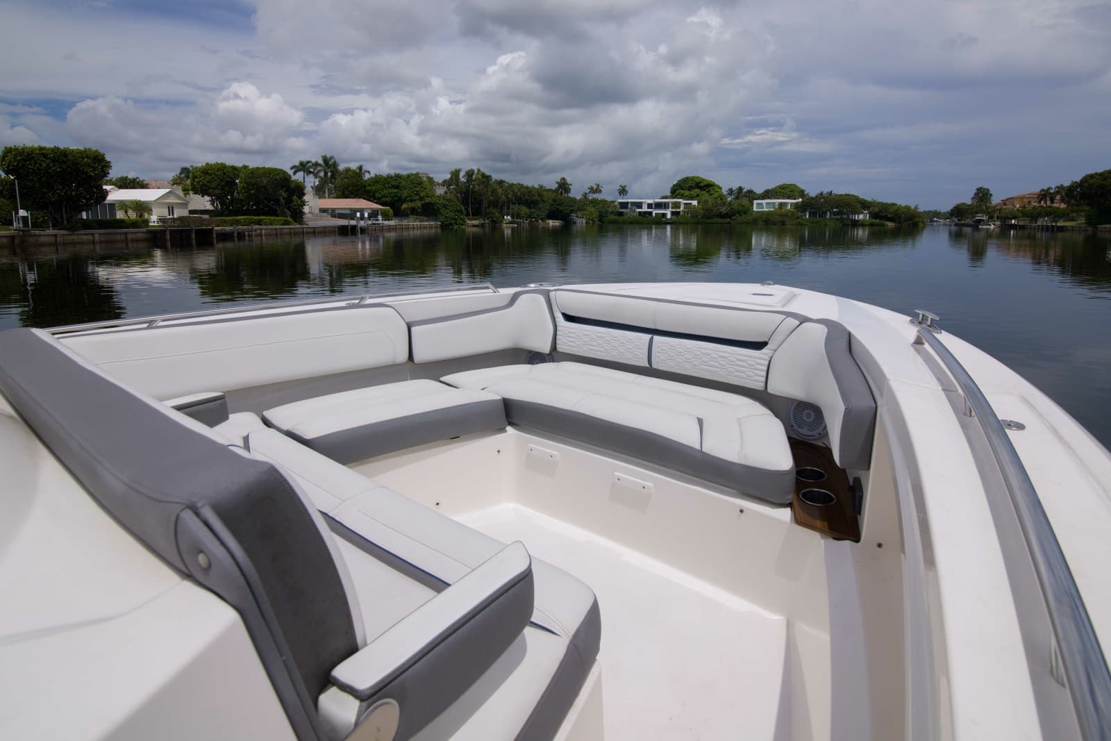 2019 Tiara Yachts 38LS - Photo 21