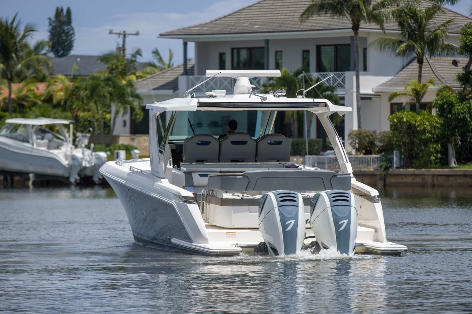 2019 Tiara Yachts 38LS - Photo 8