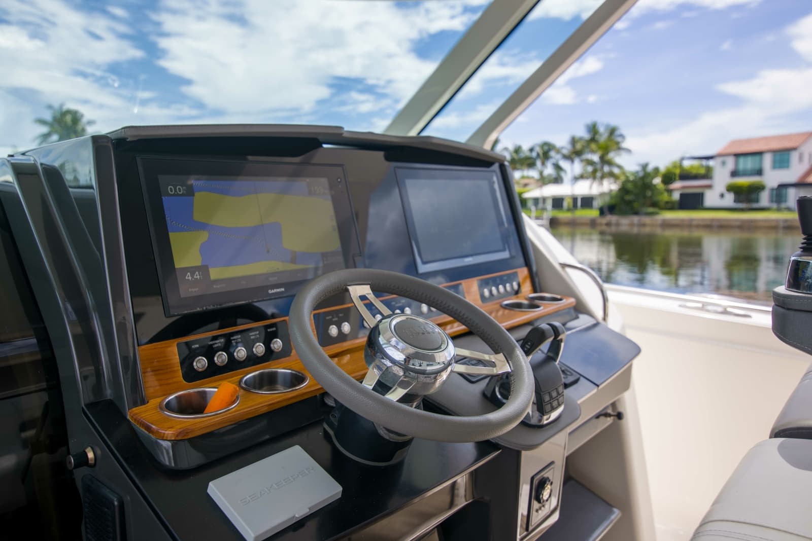 2019 Tiara Yachts 38LS - Photo 49