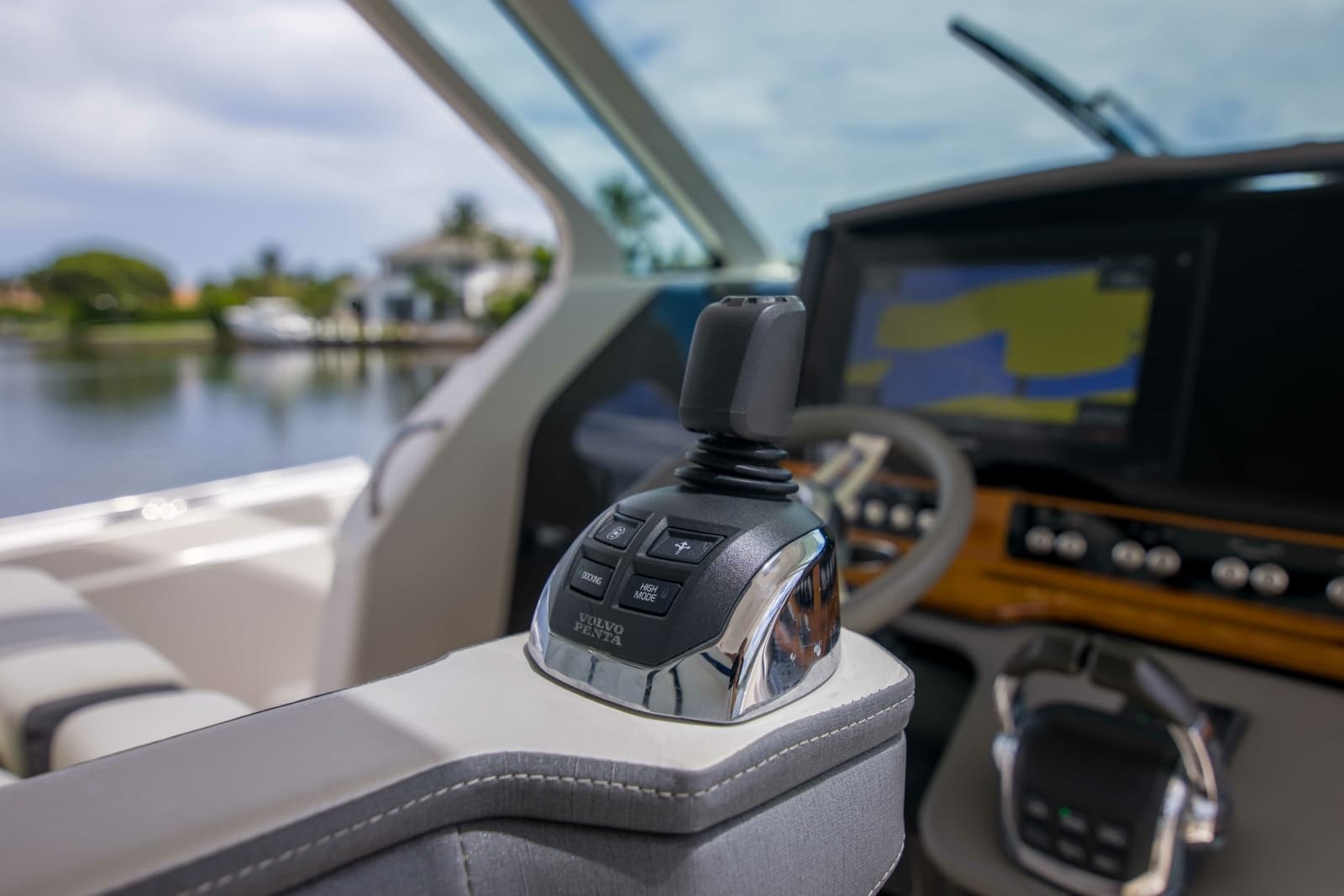 2019 Tiara Yachts 38LS - Photo 50