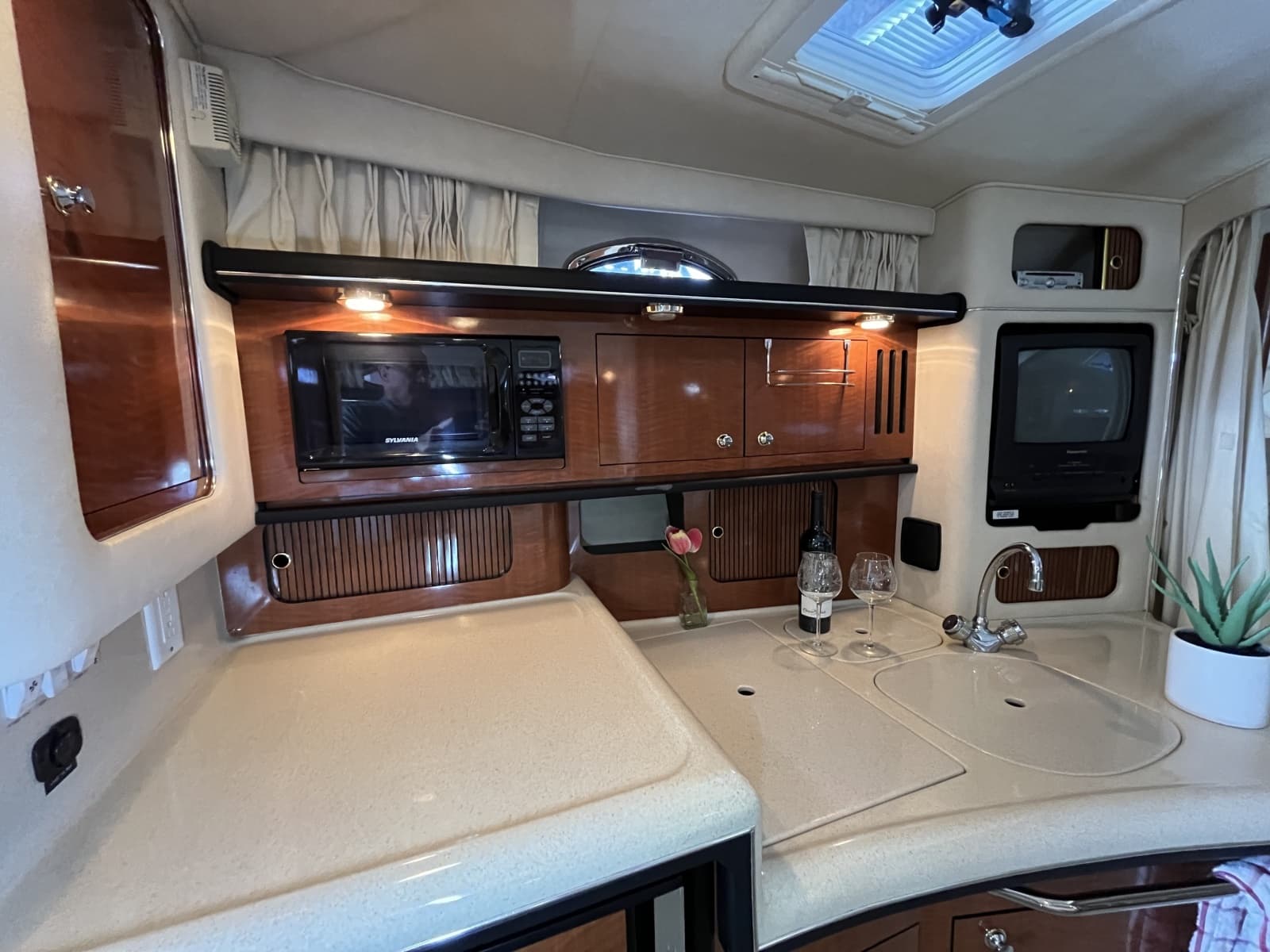 2003 Sea Ray 340 Sundancer - Photo 12