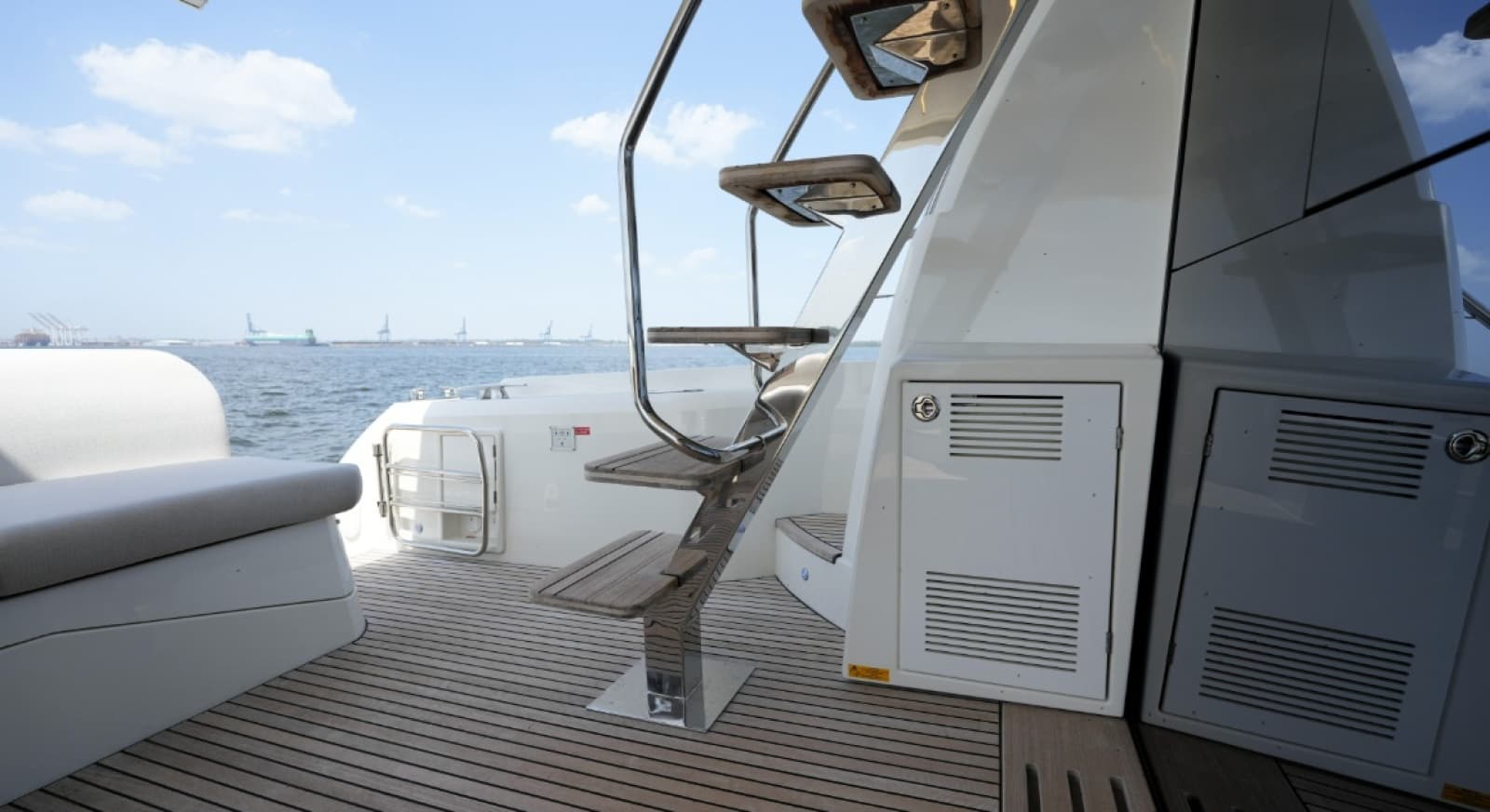 2023 Prestige 590 - Photo 10