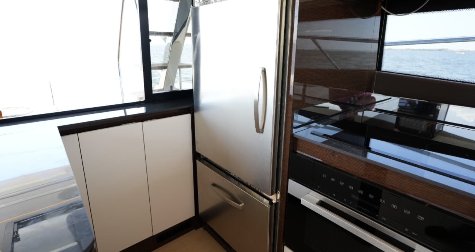 2023 Prestige 590 - Photo 20
