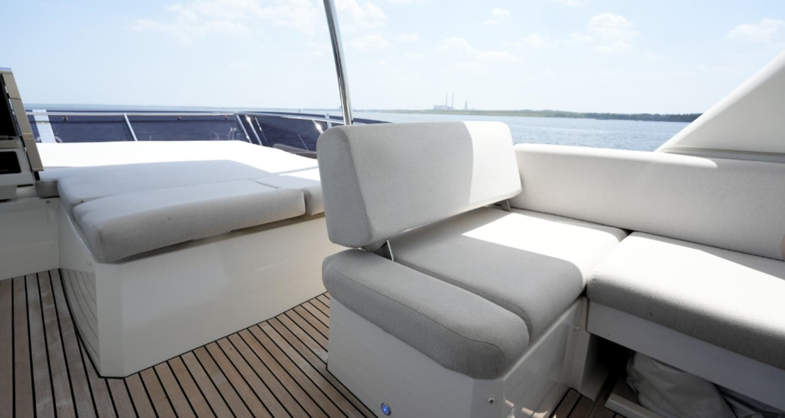 2023 Prestige 590 - Photo 51