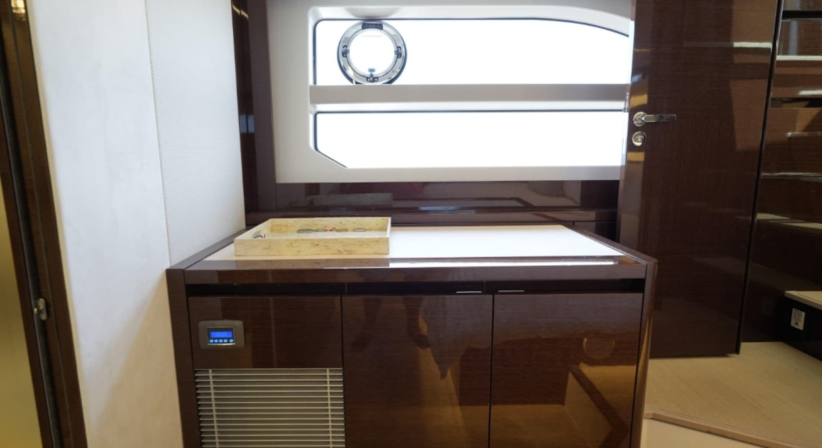 2023 Prestige 590 - Photo 34
