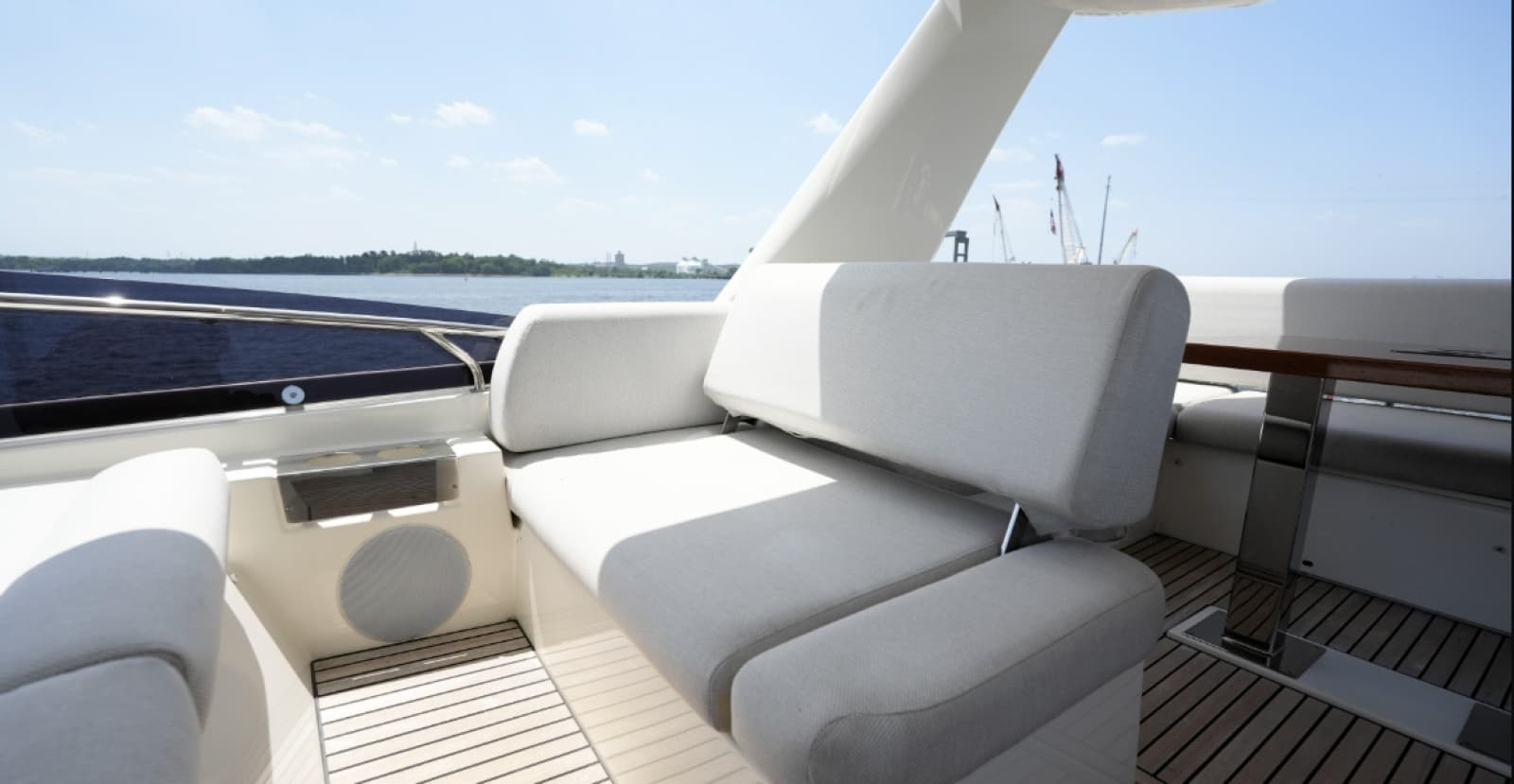 2023 Prestige 590 - Photo 50
