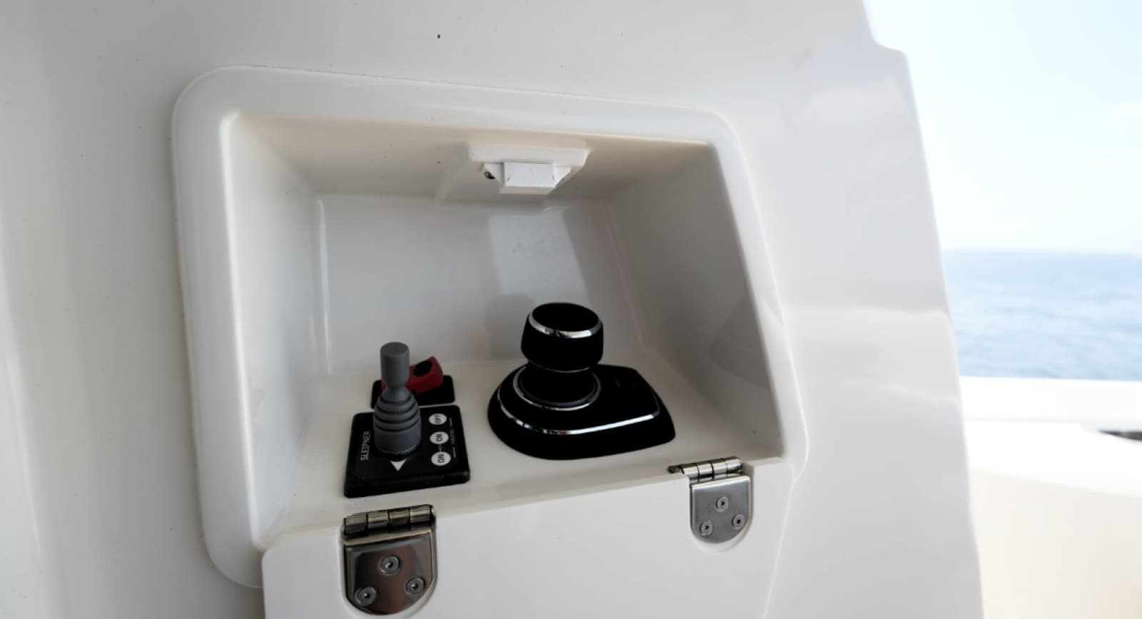 2023 Prestige 590 - Photo 53