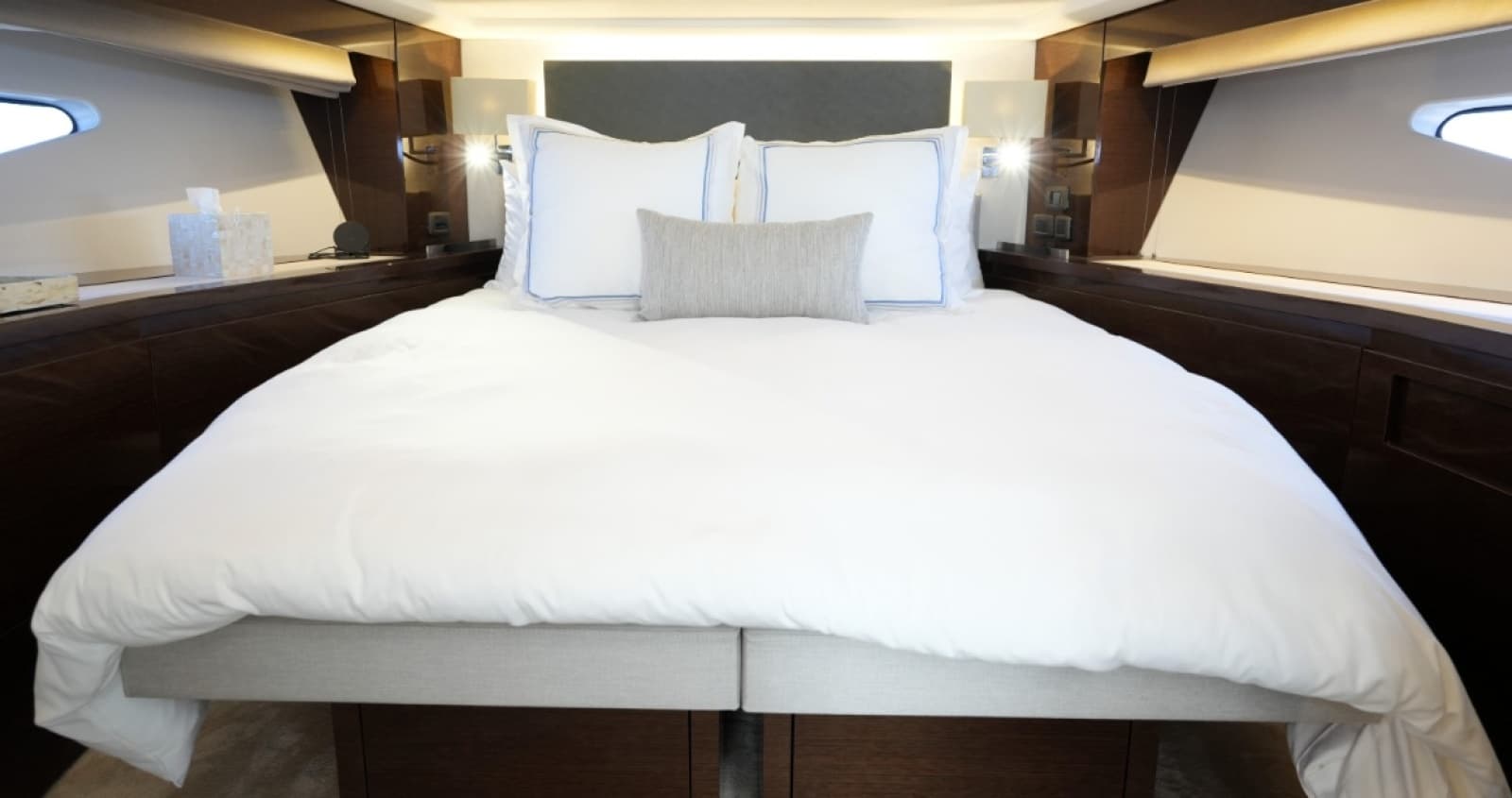 2023 Prestige 590 - Photo 33