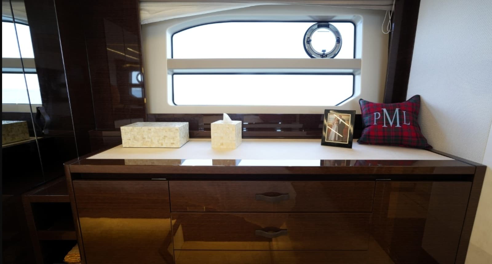 2023 Prestige 590 - Photo 35