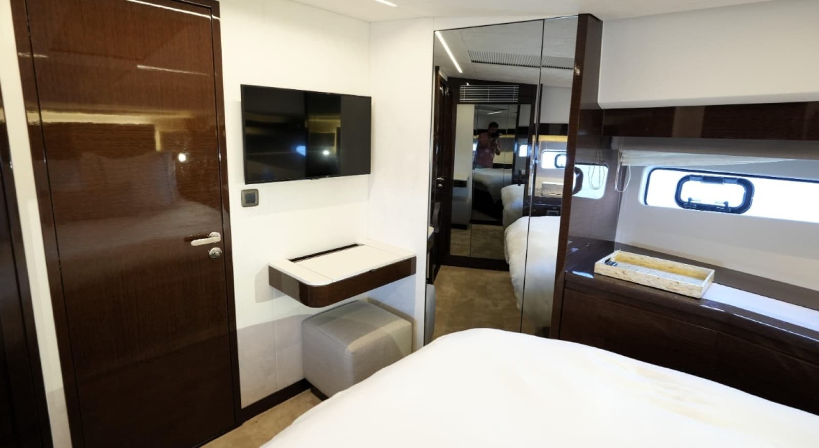 2023 Prestige 590 - Photo 38