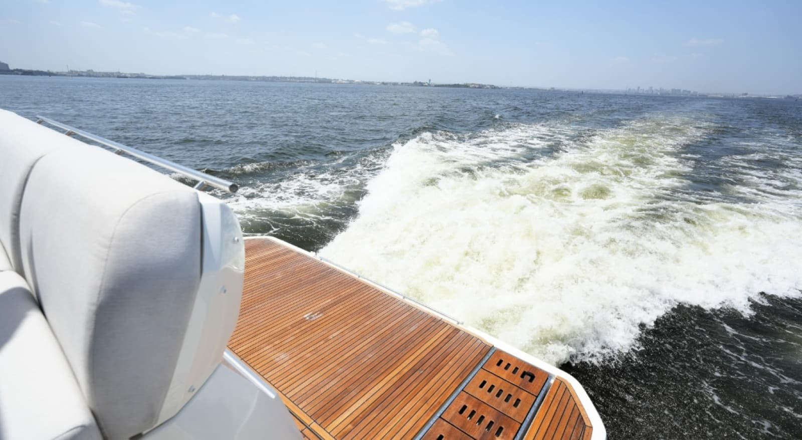 2023 Prestige 590 - Photo 6