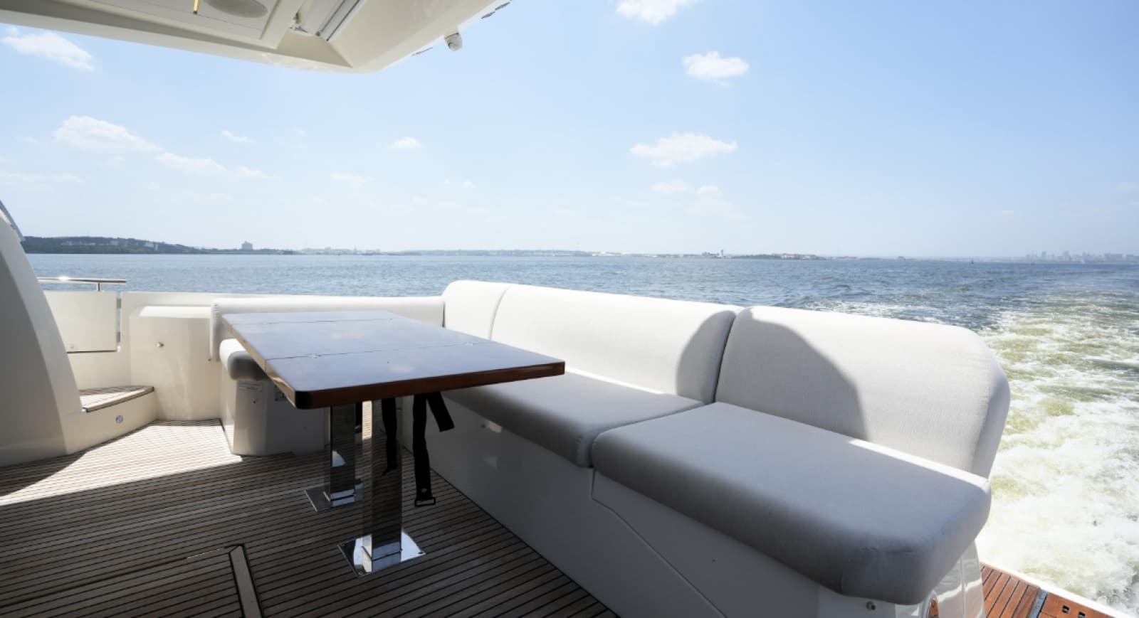 2023 Prestige 590 - Photo 8