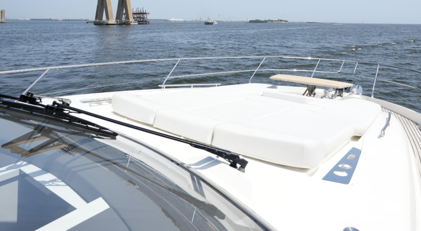2023 Prestige 590 - Photo 3