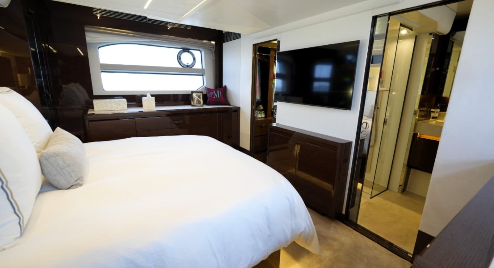 2023 Prestige 590 - Photo 37