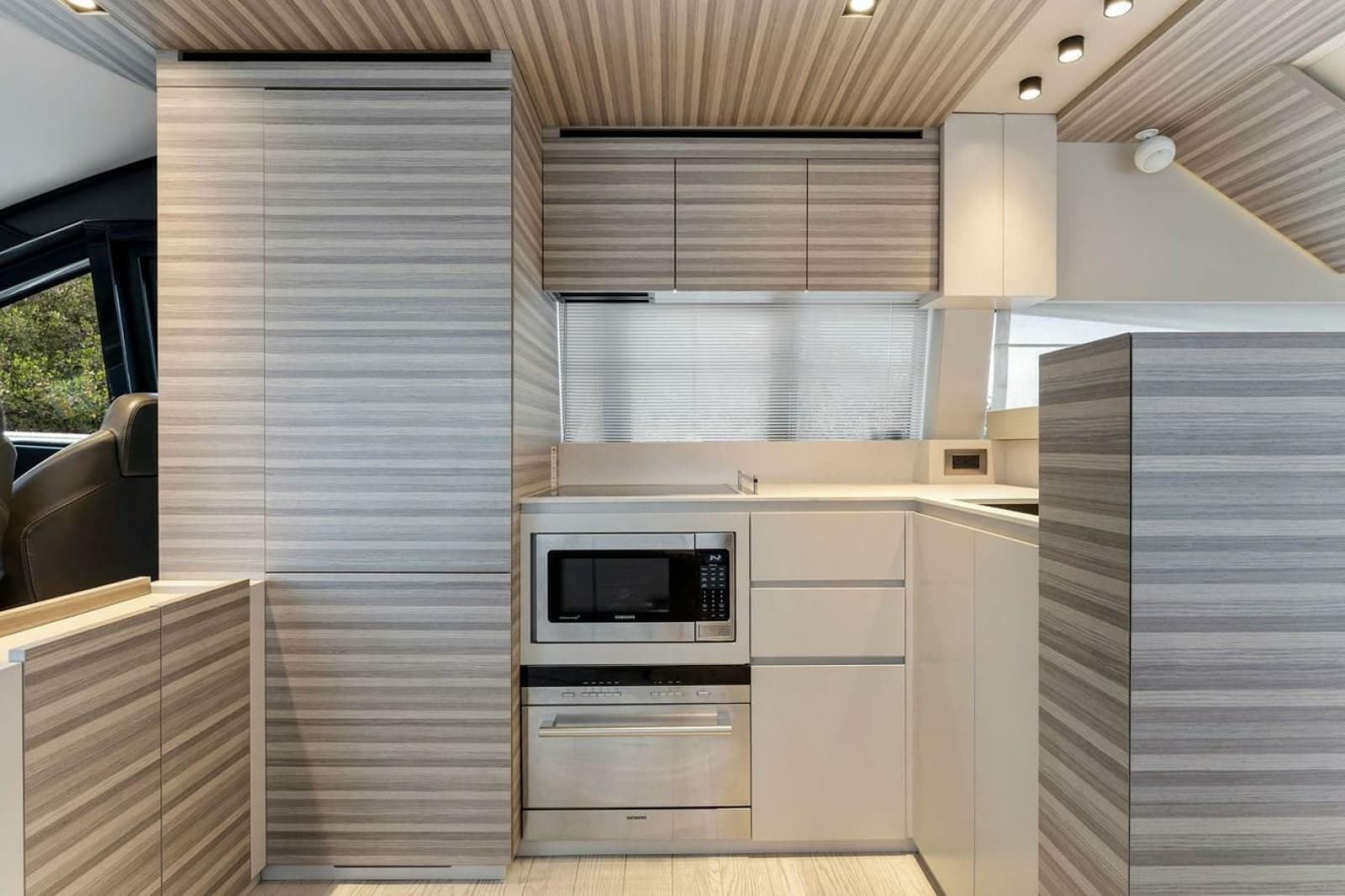 2020 Ferretti Yachts 670 Motoryacht - Photo 37