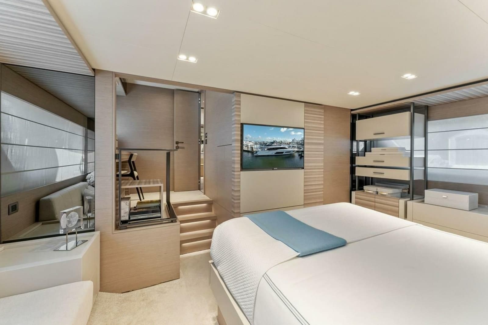 2020 Ferretti Yachts 670 Motoryacht - Photo 47