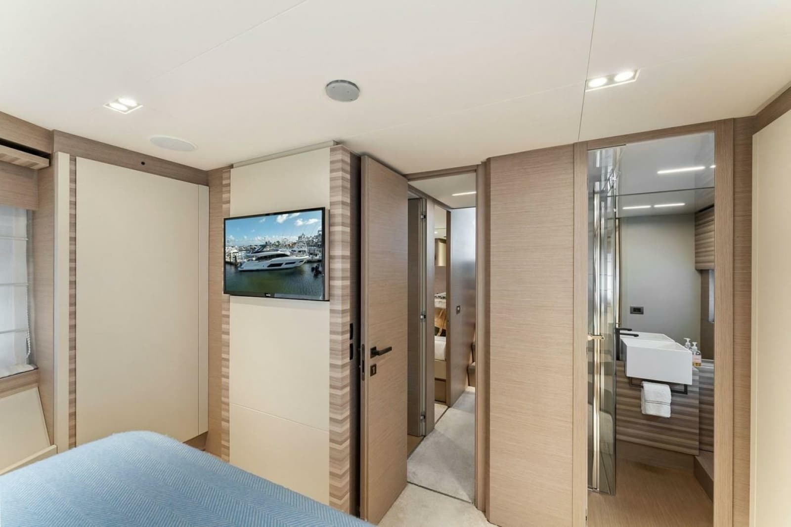 2020 Ferretti Yachts 670 Motoryacht - Photo 60