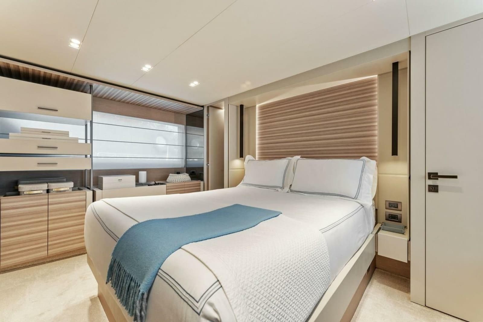 2020 Ferretti Yachts 670 Motoryacht - Photo 45