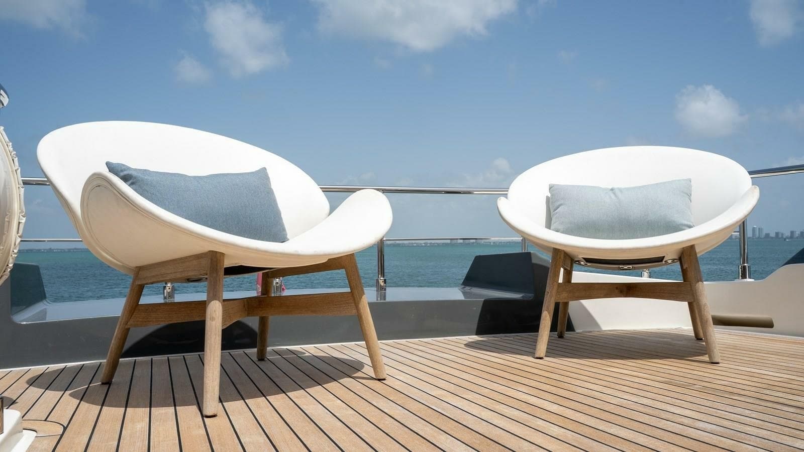 2020 Ferretti Yachts 670 Motoryacht - Photo 18