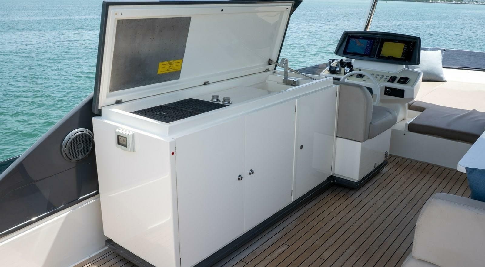 2020 Ferretti Yachts 670 Motoryacht - Photo 17