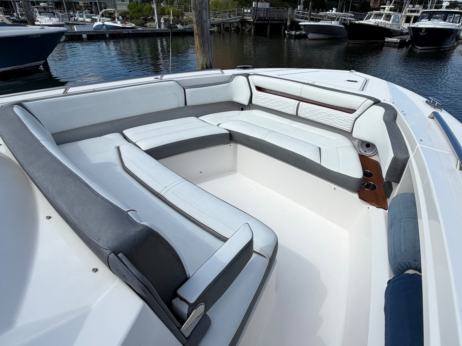 2019 Tiara Yachts  - Photo 17