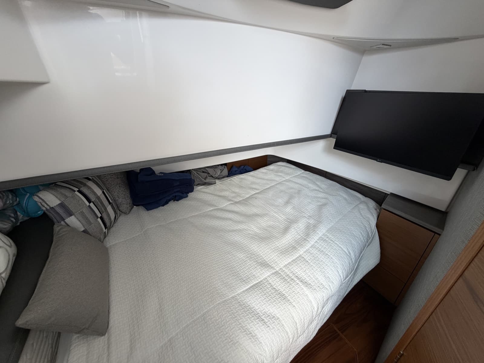 2019 Tiara Yachts  - Photo 20