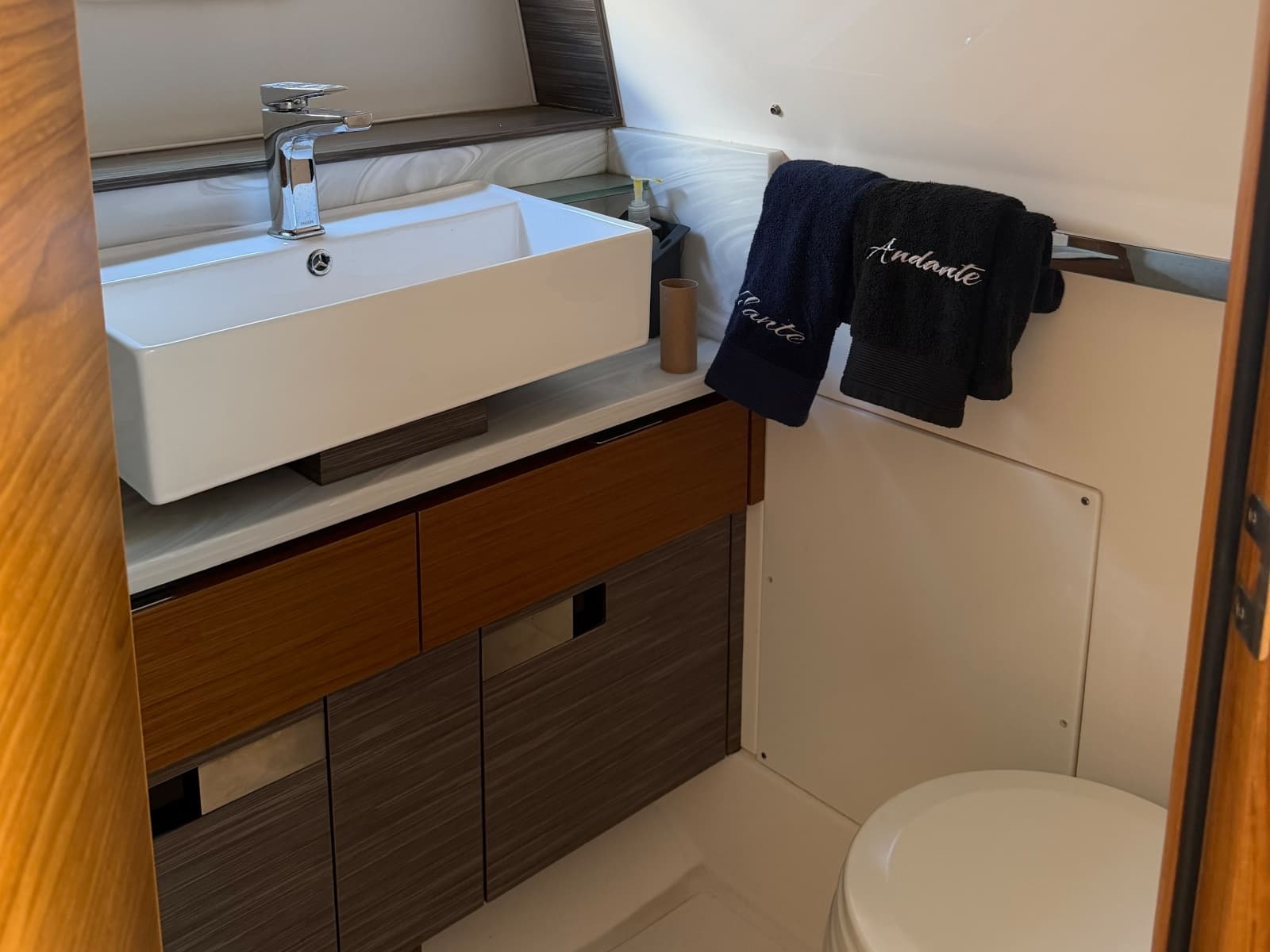 2019 Tiara Yachts  - Photo 21