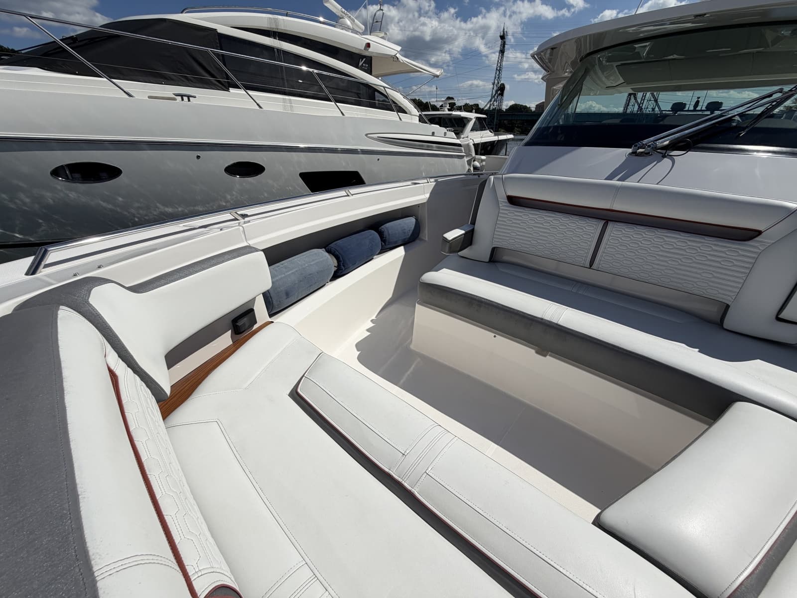 2019 Tiara Yachts  - Photo 16