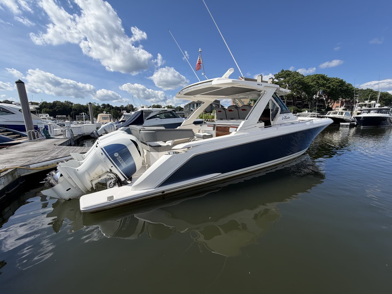 2019 Tiara Yachts  - Photo 2